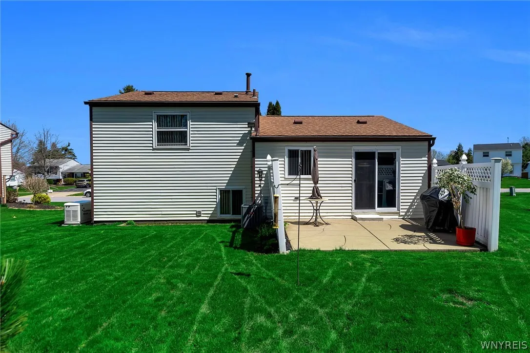 4246 Mistymeadow Lane, Hamburg, New York 14075, Hamburg, New York 14075, 3 Bedrooms Bedrooms, 10 Rooms Rooms,1 BathroomBathrooms,Residential,For Sale,4246 Mistymeadow Lane, Hamburg, New York 14075,0,B1677087
