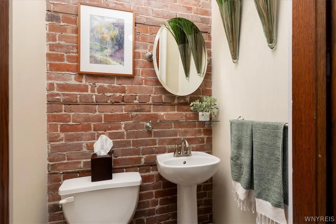 180 North Pearl Street, Buffalo, New York 14202, Buffalo, New York 14202, 3 Bedrooms Bedrooms, 12 Rooms Rooms,2 BathroomsBathrooms,Residential,For Sale,180 North Pearl Street, Buffalo, New York 14202,0,B1677034