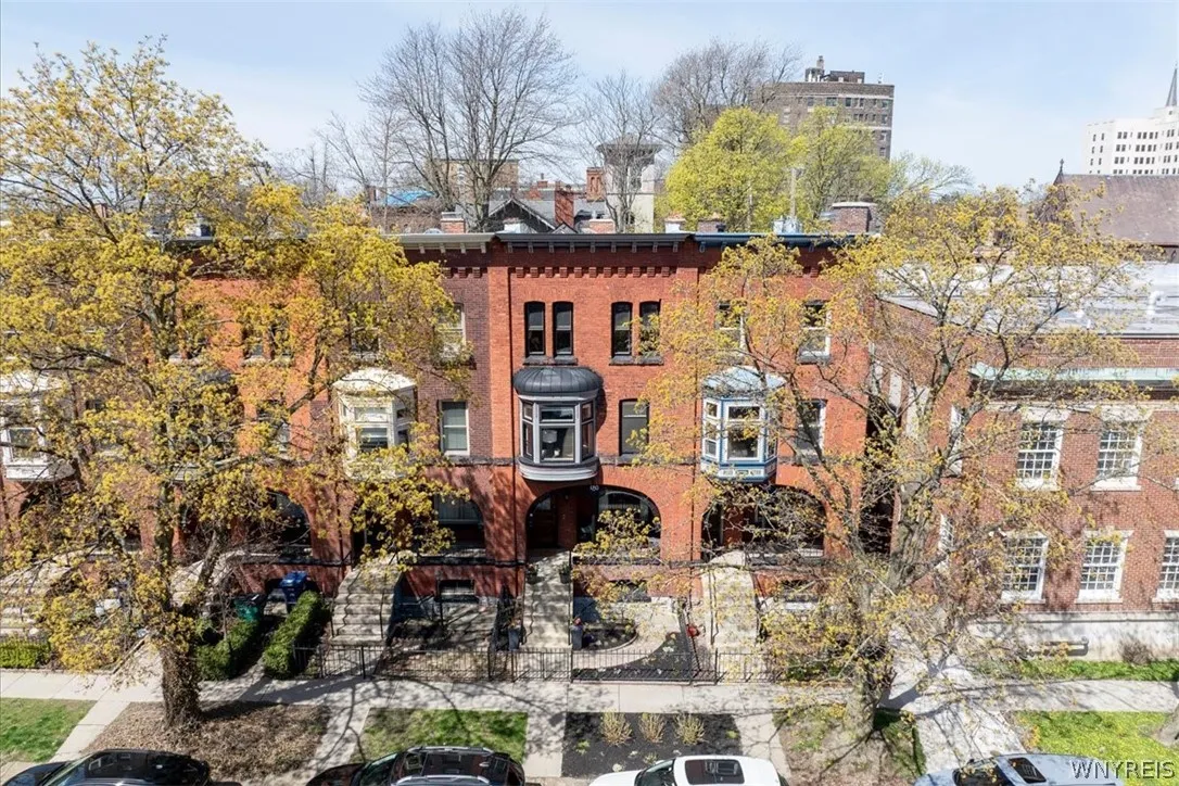180 North Pearl Street, Buffalo, New York 14202, Buffalo, New York 14202, 3 Bedrooms Bedrooms, 12 Rooms Rooms,2 BathroomsBathrooms,Residential,For Sale,180 North Pearl Street, Buffalo, New York 14202,0,B1677034