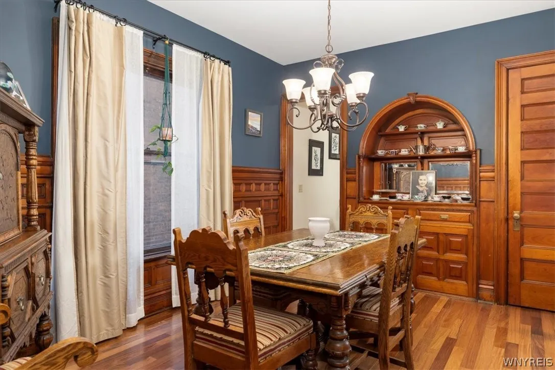 180 North Pearl Street, Buffalo, New York 14202, Buffalo, New York 14202, 3 Bedrooms Bedrooms, 12 Rooms Rooms,2 BathroomsBathrooms,Residential,For Sale,180 North Pearl Street, Buffalo, New York 14202,0,B1677034