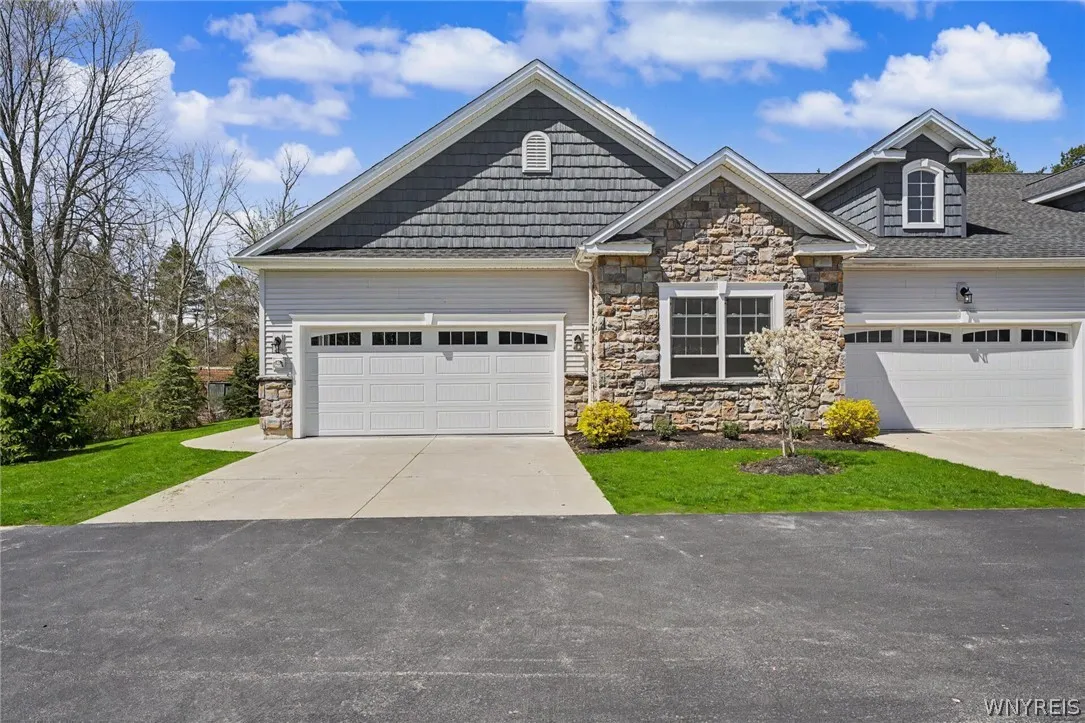 9423 Heritage Path D, Clarence, New York 14032, Clarence, New York 14032, 4 Bedrooms Bedrooms, 12 Rooms Rooms,3 BathroomsBathrooms,Residential,Closed,9423 Heritage Path D, Clarence, New York 14032,0,B1676798