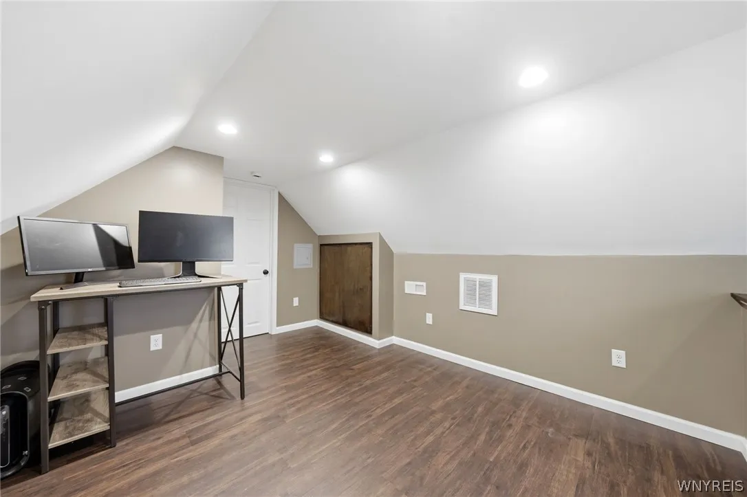 Bonus room 13'x10'