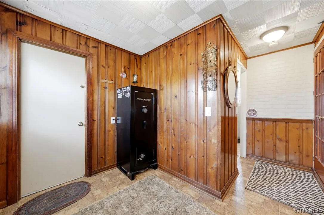 Walk-in through the mudroom