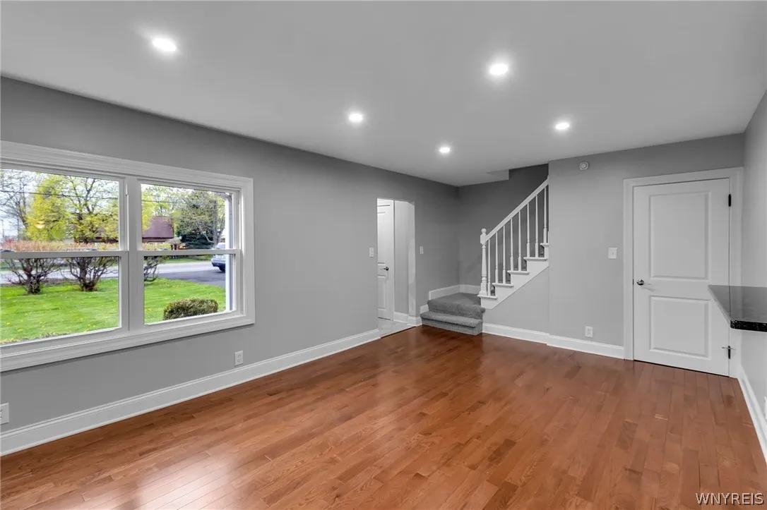 4695 Lake Shore Road, Hamburg, New York 14075, Hamburg, New York 14075, 5 Bedrooms Bedrooms, 9 Rooms Rooms,2 BathroomsBathrooms,Residential,For Sale,4695 Lake Shore Road, Hamburg, New York 14075,0,B1677412