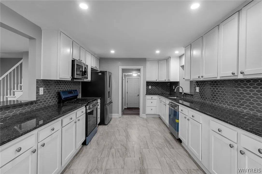 4695 Lake Shore Road, Hamburg, New York 14075, Hamburg, New York 14075, 5 Bedrooms Bedrooms, 9 Rooms Rooms,2 BathroomsBathrooms,Residential,For Sale,4695 Lake Shore Road, Hamburg, New York 14075,0,B1677412