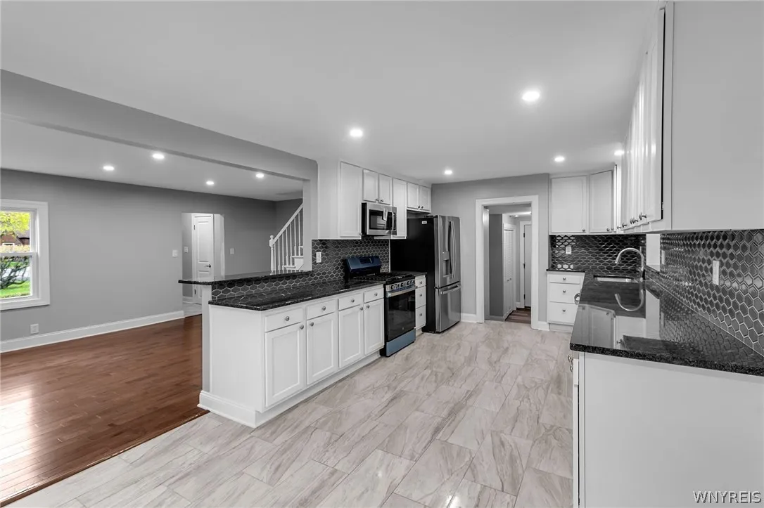 4695 Lake Shore Road, Hamburg, New York 14075, Hamburg, New York 14075, 5 Bedrooms Bedrooms, 9 Rooms Rooms,2 BathroomsBathrooms,Residential,For Sale,4695 Lake Shore Road, Hamburg, New York 14075,0,B1677412