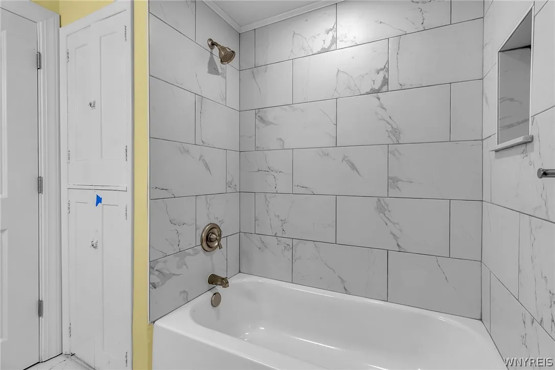4695 Lake Shore Road, Hamburg, New York 14075, Hamburg, New York 14075, 5 Bedrooms Bedrooms, 9 Rooms Rooms,2 BathroomsBathrooms,Residential,For Sale,4695 Lake Shore Road, Hamburg, New York 14075,0,B1677412