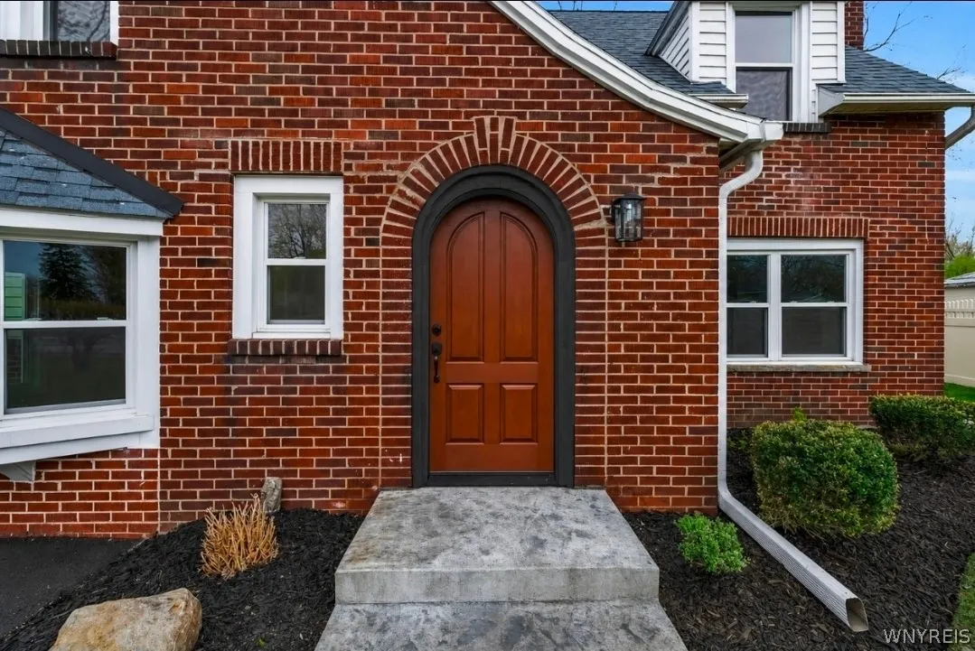 4695 Lake Shore Road, Hamburg, New York 14075, Hamburg, New York 14075, 5 Bedrooms Bedrooms, 9 Rooms Rooms,2 BathroomsBathrooms,Residential,For Sale,4695 Lake Shore Road, Hamburg, New York 14075,0,B1677412