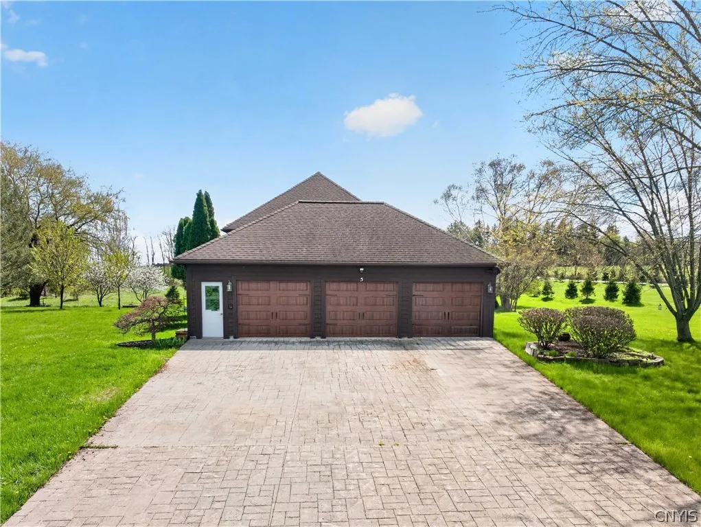 5 Poinciana Drive, Pittsford, New York 14534, Pittsford, New York 14534, 5 Bedroom Bedrooms, 12 Room Rooms,3 BathroomBathrooms,Residential,For Sale,5 Poinciana Drive, Pittsford, New York 14534,0,S1672694
