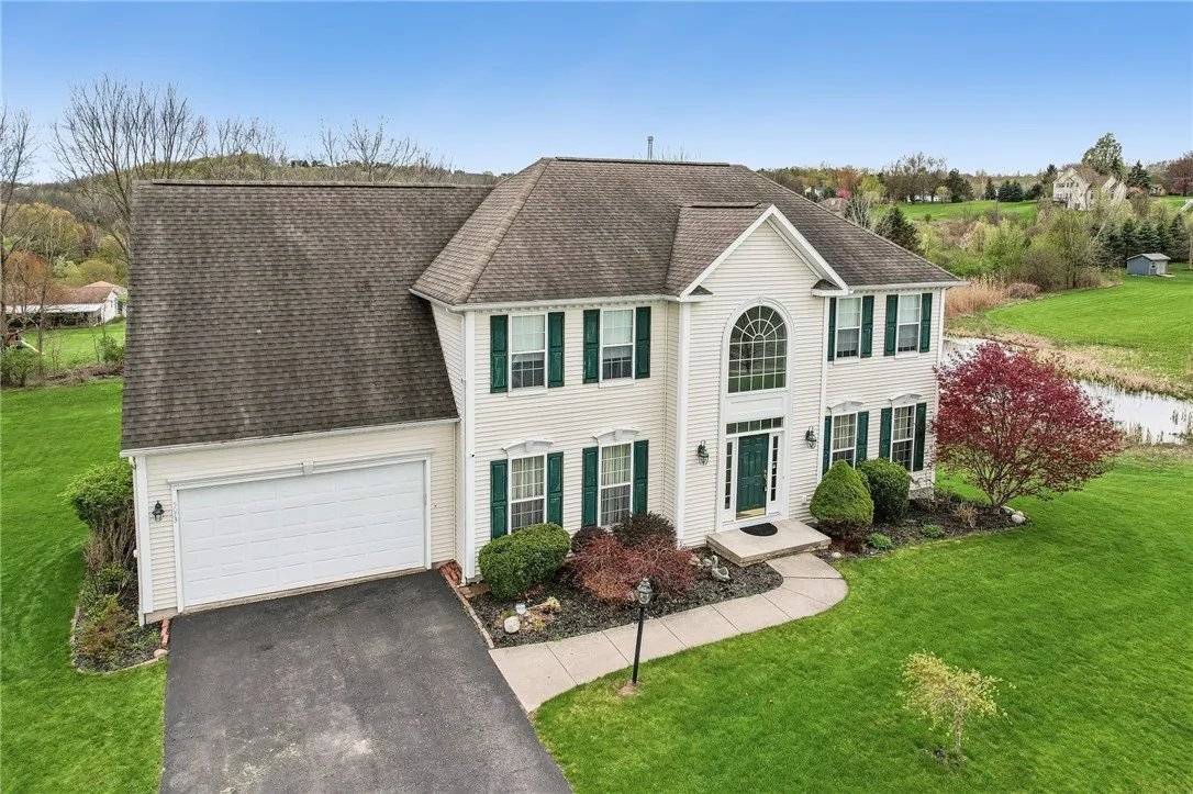 5073 West Ridge Run, Canandaigua Town, New York 14, Canandaigua Town, New York 14424, 4 Bedroom Bedrooms, 8 Room Rooms,2 BathroomBathrooms,Residential,For Sale,5073 West Ridge Run, Canandaigua Town, New York 14,0,R1676530