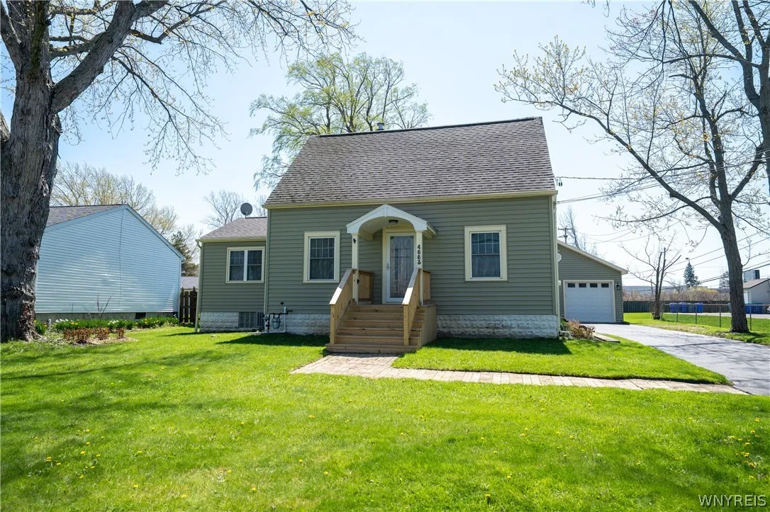 4663 Milestrip Road, Hamburg, New York 14219, Hamburg, New York 14219, 4 Bedrooms Bedrooms, 7 Rooms Rooms,1 BathroomBathrooms,Residential,Closed,4663 Milestrip Road, Hamburg, New York 14219,0,B1673761