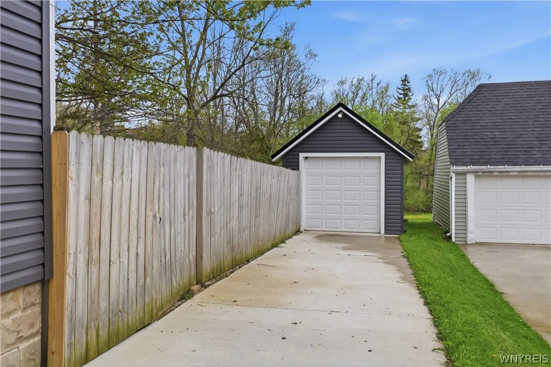 2575 Amsdell Road, Hamburg, New York 14075, Hamburg, New York 14075, 3 Bedrooms Bedrooms, 7 Rooms Rooms,1 BathroomBathrooms,Residential,For Sale,2575 Amsdell Road, Hamburg, New York 14075,0,B1676921