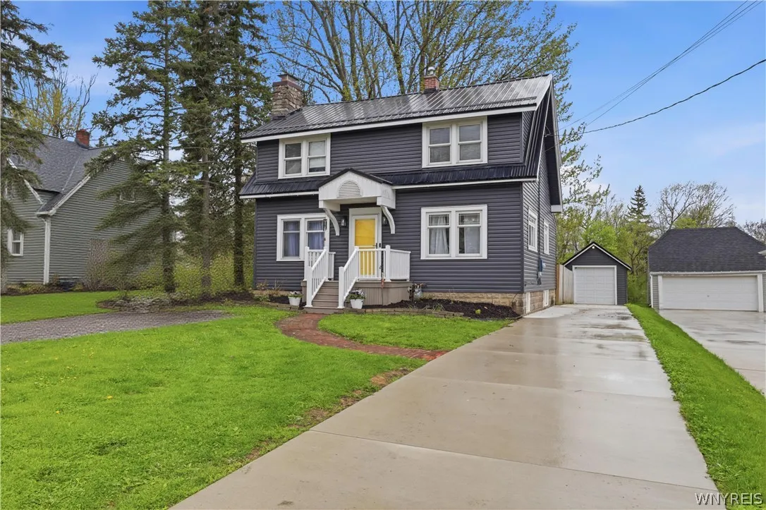 2575 Amsdell Road, Hamburg, New York 14075, Hamburg, New York 14075, 3 Bedrooms Bedrooms, 7 Rooms Rooms,1 BathroomBathrooms,Residential,For Sale,2575 Amsdell Road, Hamburg, New York 14075,0,B1676921