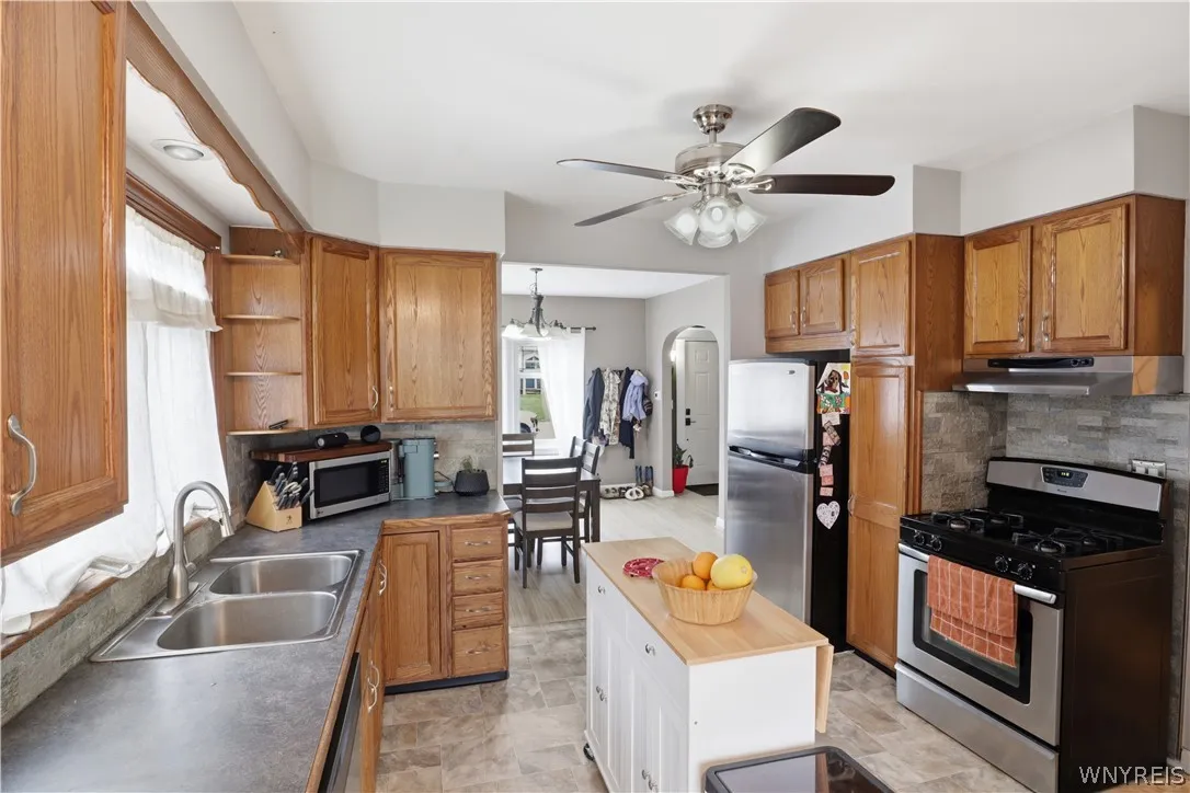 2575 Amsdell Road, Hamburg, New York 14075, Hamburg, New York 14075, 3 Bedrooms Bedrooms, 7 Rooms Rooms,1 BathroomBathrooms,Residential,For Sale,2575 Amsdell Road, Hamburg, New York 14075,0,B1676921