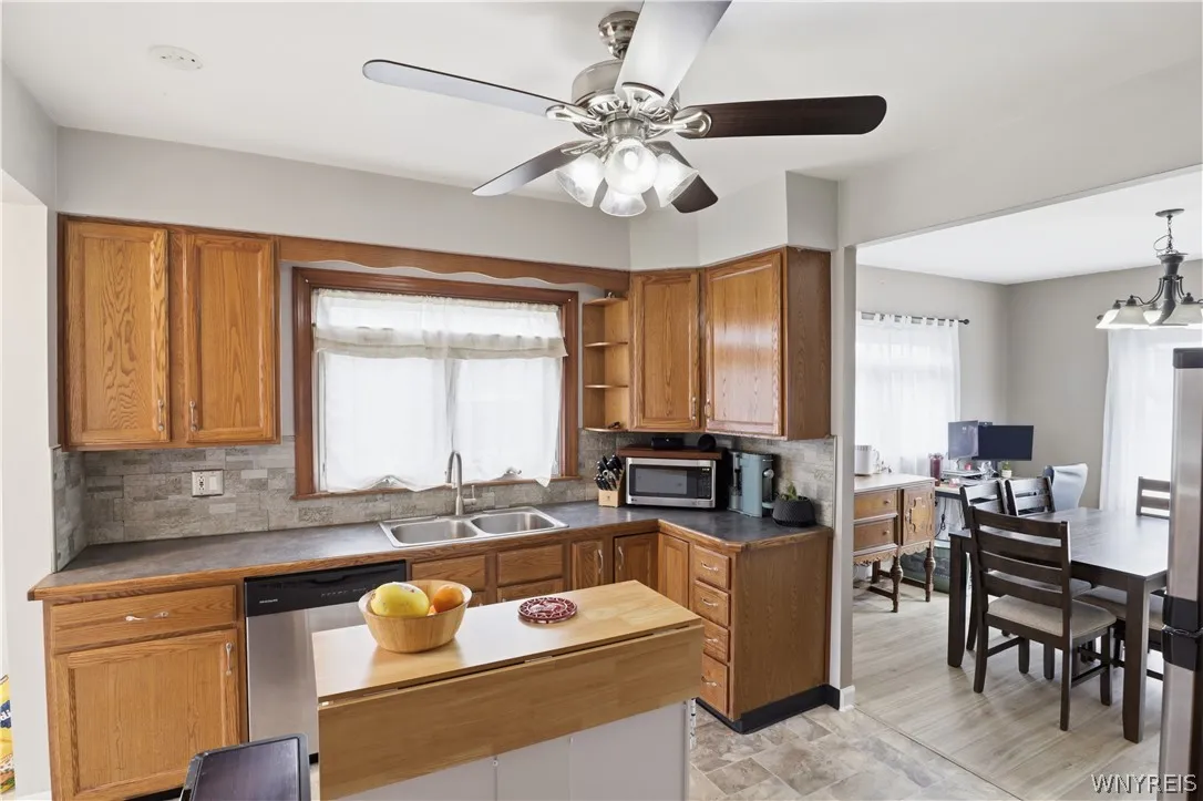2575 Amsdell Road, Hamburg, New York 14075, Hamburg, New York 14075, 3 Bedrooms Bedrooms, 7 Rooms Rooms,1 BathroomBathrooms,Residential,For Sale,2575 Amsdell Road, Hamburg, New York 14075,0,B1676921