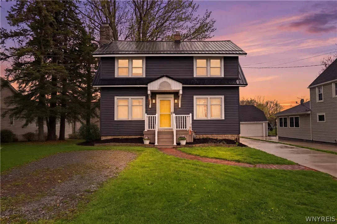 2575 Amsdell Road, Hamburg, New York 14075, Hamburg, New York 14075, 3 Bedrooms Bedrooms, 7 Rooms Rooms,1 BathroomBathrooms,Residential,For Sale,2575 Amsdell Road, Hamburg, New York 14075,0,B1676921