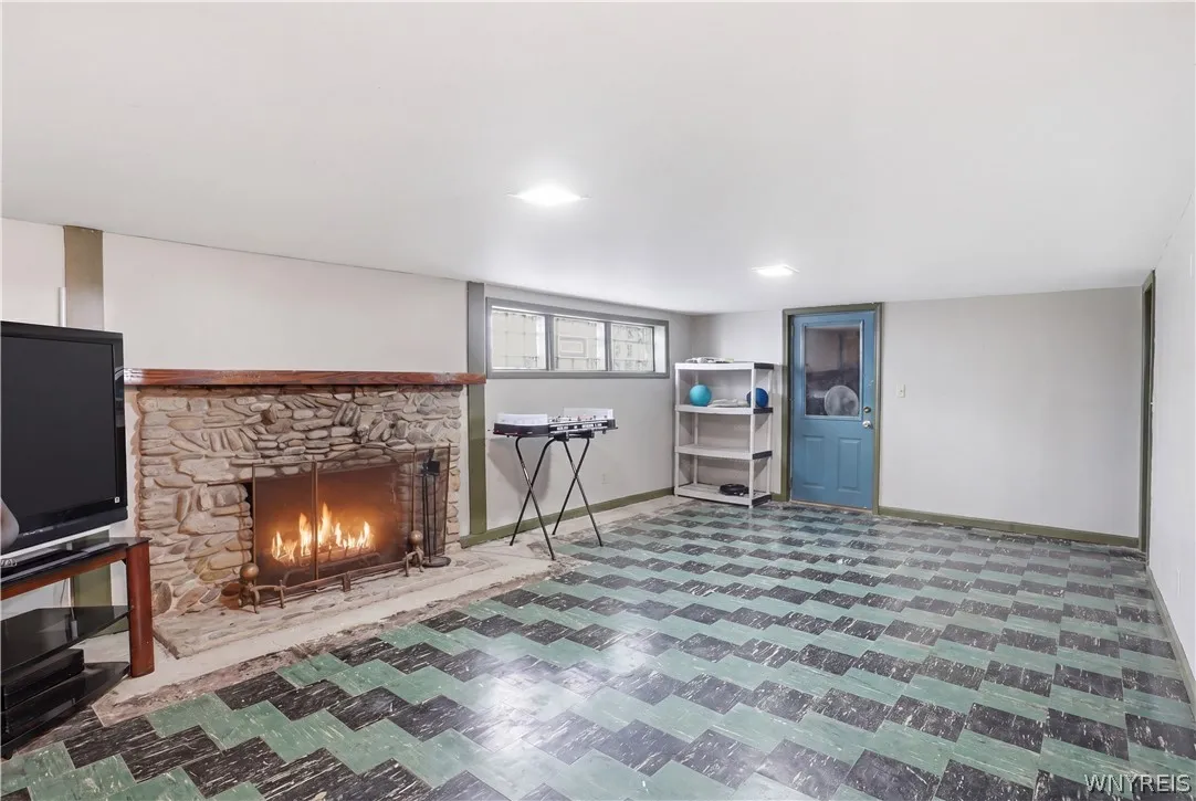 2575 Amsdell Road, Hamburg, New York 14075, Hamburg, New York 14075, 3 Bedrooms Bedrooms, 7 Rooms Rooms,1 BathroomBathrooms,Residential,For Sale,2575 Amsdell Road, Hamburg, New York 14075,0,B1676921