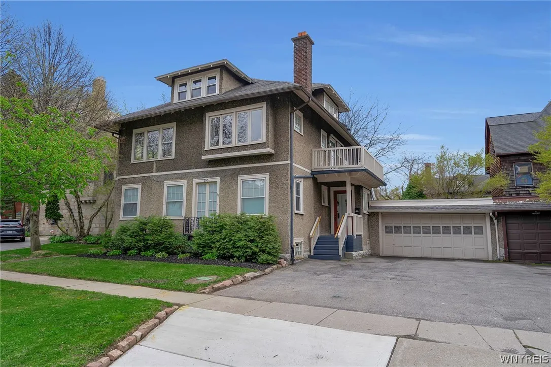 200 Bryant Street, Buffalo, New York 14222, Buffalo, New York 14222, 4 Bedrooms Bedrooms, ,3 BathroomsBathrooms,Residential,Closed,200 Bryant Street, Buffalo, New York 14222,0,B1677939