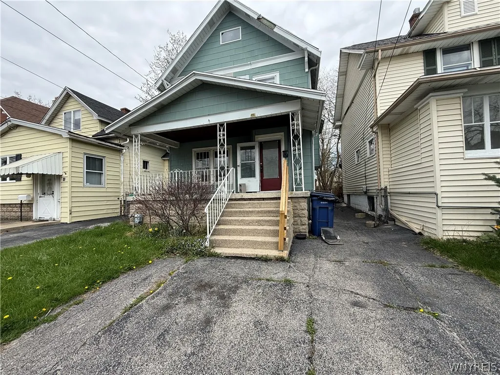 79 Henrietta Avenue, Buffalo, New York 14207, Buffalo, New York 14207, 3 Bedrooms Bedrooms, 6 Rooms Rooms,1 BathroomBathrooms,Residential,For Sale,79 Henrietta Avenue, Buffalo, New York 14207,0,B1658183