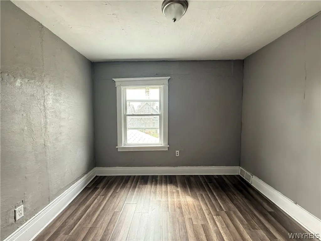 79 Henrietta Avenue, Buffalo, New York 14207, Buffalo, New York 14207, 3 Bedrooms Bedrooms, 6 Rooms Rooms,1 BathroomBathrooms,Residential,For Sale,79 Henrietta Avenue, Buffalo, New York 14207,0,B1658183