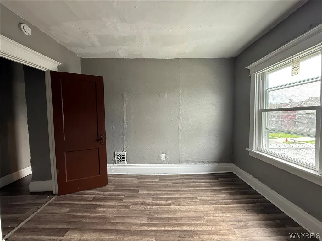 79 Henrietta Avenue, Buffalo, New York 14207, Buffalo, New York 14207, 3 Bedrooms Bedrooms, 6 Rooms Rooms,1 BathroomBathrooms,Residential,For Sale,79 Henrietta Avenue, Buffalo, New York 14207,0,B1658183