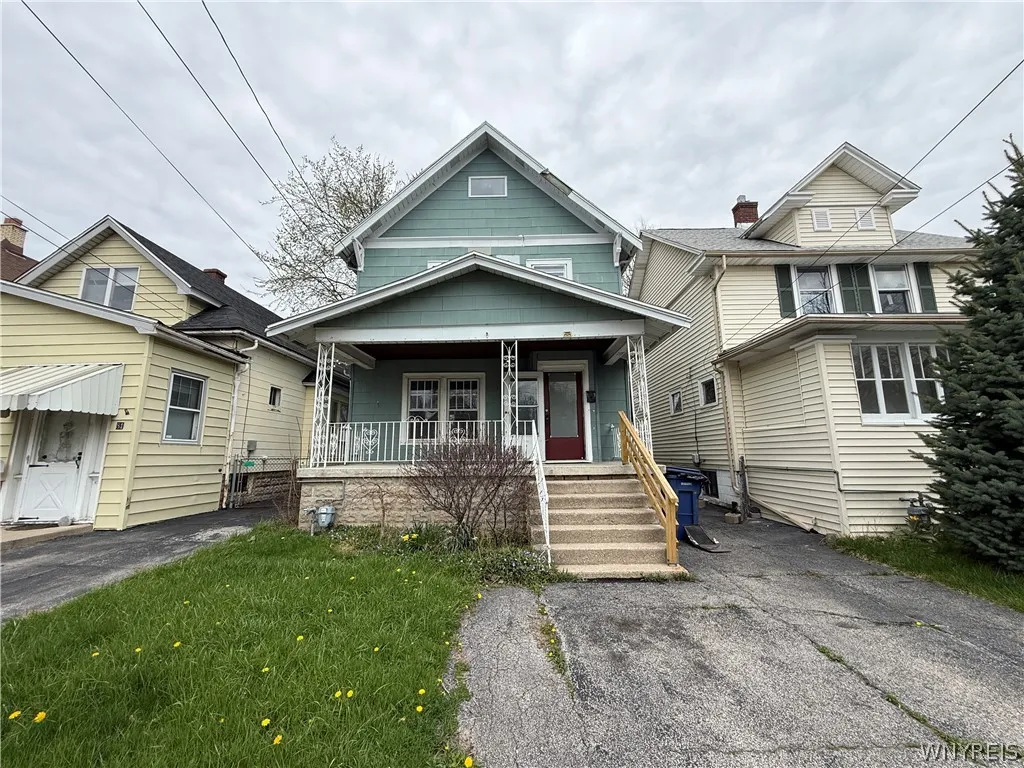 79 Henrietta Avenue, Buffalo, New York 14207, Buffalo, New York 14207, 3 Bedrooms Bedrooms, 6 Rooms Rooms,1 BathroomBathrooms,Residential,For Sale,79 Henrietta Avenue, Buffalo, New York 14207,0,B1658183