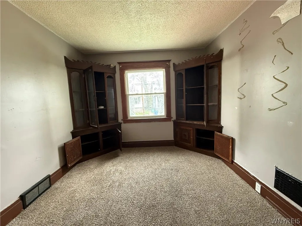 77 Mayer Avenue, Buffalo, New York 14207, Buffalo, New York 14207, 3 Bedrooms Bedrooms, 6 Rooms Rooms,1 BathroomBathrooms,Residential,For Sale,77 Mayer Avenue, Buffalo, New York 14207,0,B1663537