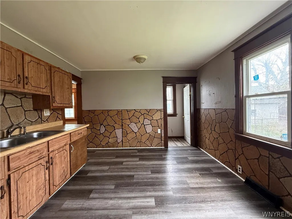 77 Mayer Avenue, Buffalo, New York 14207, Buffalo, New York 14207, 3 Bedrooms Bedrooms, 6 Rooms Rooms,1 BathroomBathrooms,Residential,For Sale,77 Mayer Avenue, Buffalo, New York 14207,0,B1663537