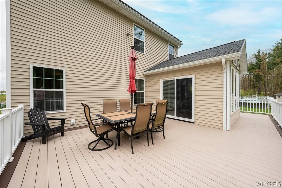 75 Hilltowne Drive, Orchard Park, New York 14127, Orchard Park, New York 14127, 4 Bedrooms Bedrooms, 9 Rooms Rooms,2 BathroomsBathrooms,Residential,For Sale,75 Hilltowne Drive, Orchard Park, New York 14127,0,B1678196