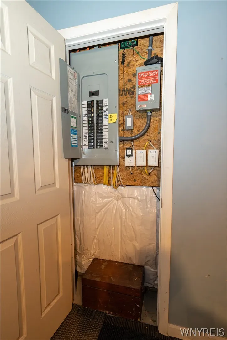 75 Hilltowne Drive, Orchard Park, New York 14127, Orchard Park, New York 14127, 4 Bedrooms Bedrooms, 9 Rooms Rooms,2 BathroomsBathrooms,Residential,For Sale,75 Hilltowne Drive, Orchard Park, New York 14127,0,B1678196
