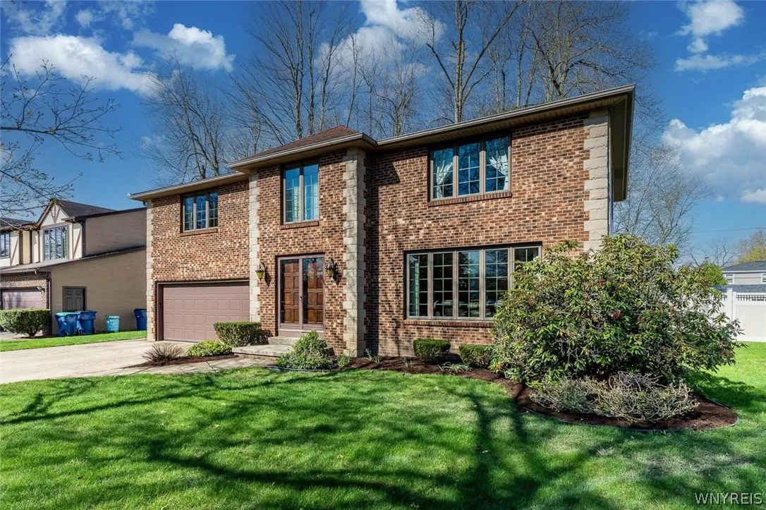 26 Heritage Rd W, Amherst, New York 14221, Amherst, New York 14221, 4 Bedrooms Bedrooms, 12 Rooms Rooms,2 BathroomsBathrooms,Residential,Closed,26 Heritage Rd W, Amherst, New York 14221,0,B1678411