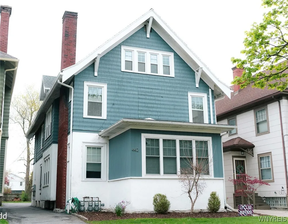 442 Huntington Avenue 3, Buffalo, New York 14214, Buffalo, New York 14214, 7 Bedroom Bedrooms, ,3 BathroomBathrooms,Residential,Closed,442 Huntington Avenue 3, Buffalo, New York 14214,0,B1678238