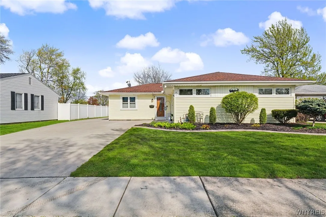 187 Overbrook Avenue, Tonawanda, New York 14150, Tonawanda, New York 14150, 3 Bedroom Bedrooms, 10 Room Rooms,1 BathroomBathrooms,Residential,Closed,187 Overbrook Avenue, Tonawanda, New York 14150,0,B1667705