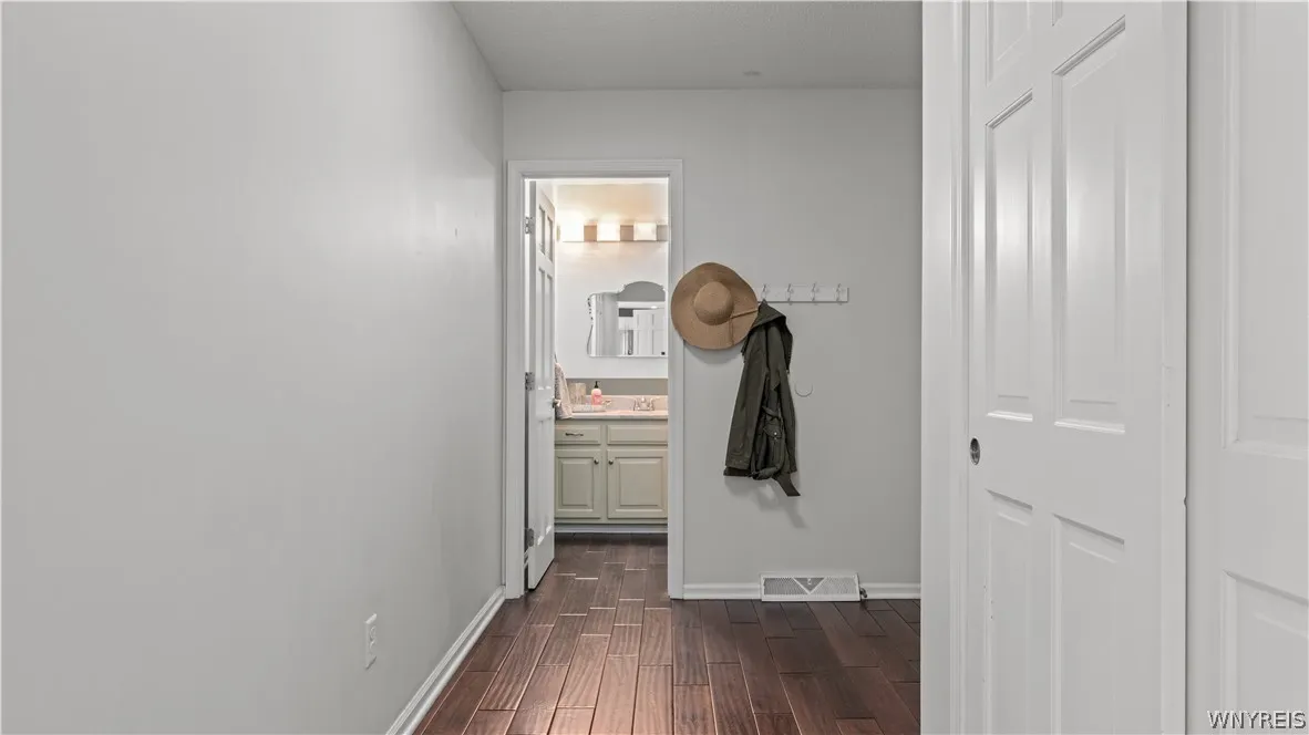 180 Curley Drive, Orchard Park, New York 14127, Orchard Park, New York 14127, 4 Bedrooms Bedrooms, 12 Rooms Rooms,2 BathroomsBathrooms,Residential,For Sale,180 Curley Drive, Orchard Park, New York 14127,0,B1679018