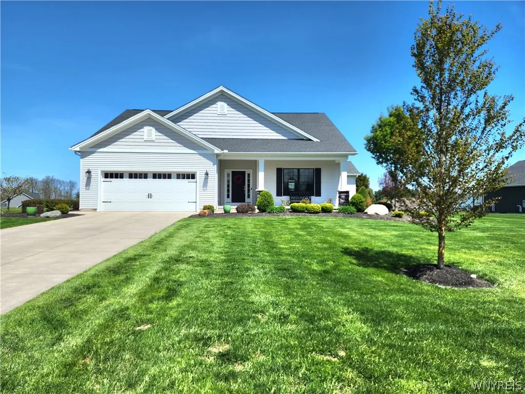 10 Autumn Lane, Orchard Park, New York 14127, Orchard Park, New York 14127, 3 Bedrooms Bedrooms, 10 Rooms Rooms,2 BathroomsBathrooms,Residential,For Sale,10 Autumn Lane, Orchard Park, New York 14127,0,B1677560