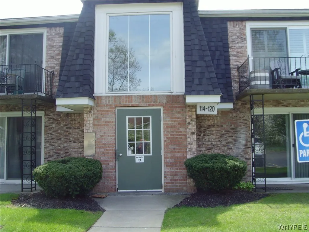 120 A Foxberry Drive, Amherst, New York 14068, Amherst, New York 14068, 2 Bedrooms Bedrooms, 5 Rooms Rooms,1 BathroomBathrooms,Residential,Closed,120 A Foxberry Drive, Amherst, New York 14068,0,B1679255
