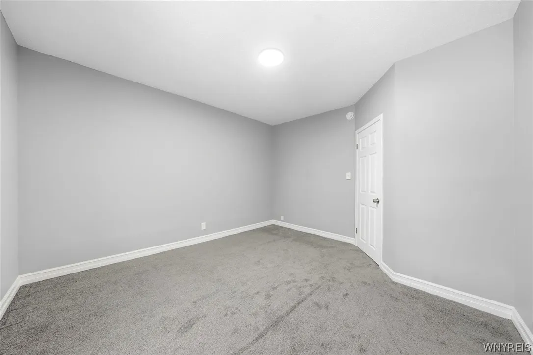 132 Ontario Street, Buffalo, New York 14207, Buffalo, New York 14207, 4 Bedrooms Bedrooms, 9 Rooms Rooms,2 BathroomsBathrooms,Residential,For Sale,132 Ontario Street, Buffalo, New York 14207,0,B1679141