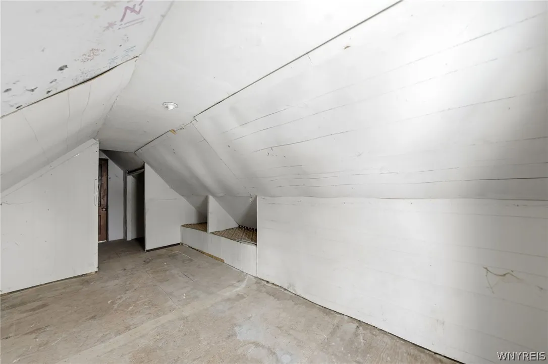 132 Ontario Street, Buffalo, New York 14207, Buffalo, New York 14207, 4 Bedrooms Bedrooms, 9 Rooms Rooms,2 BathroomsBathrooms,Residential,For Sale,132 Ontario Street, Buffalo, New York 14207,0,B1679141