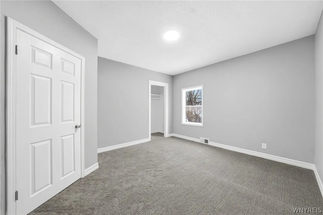132 Ontario Street, Buffalo, New York 14207, Buffalo, New York 14207, 4 Bedrooms Bedrooms, 9 Rooms Rooms,2 BathroomsBathrooms,Residential,For Sale,132 Ontario Street, Buffalo, New York 14207,0,B1679141