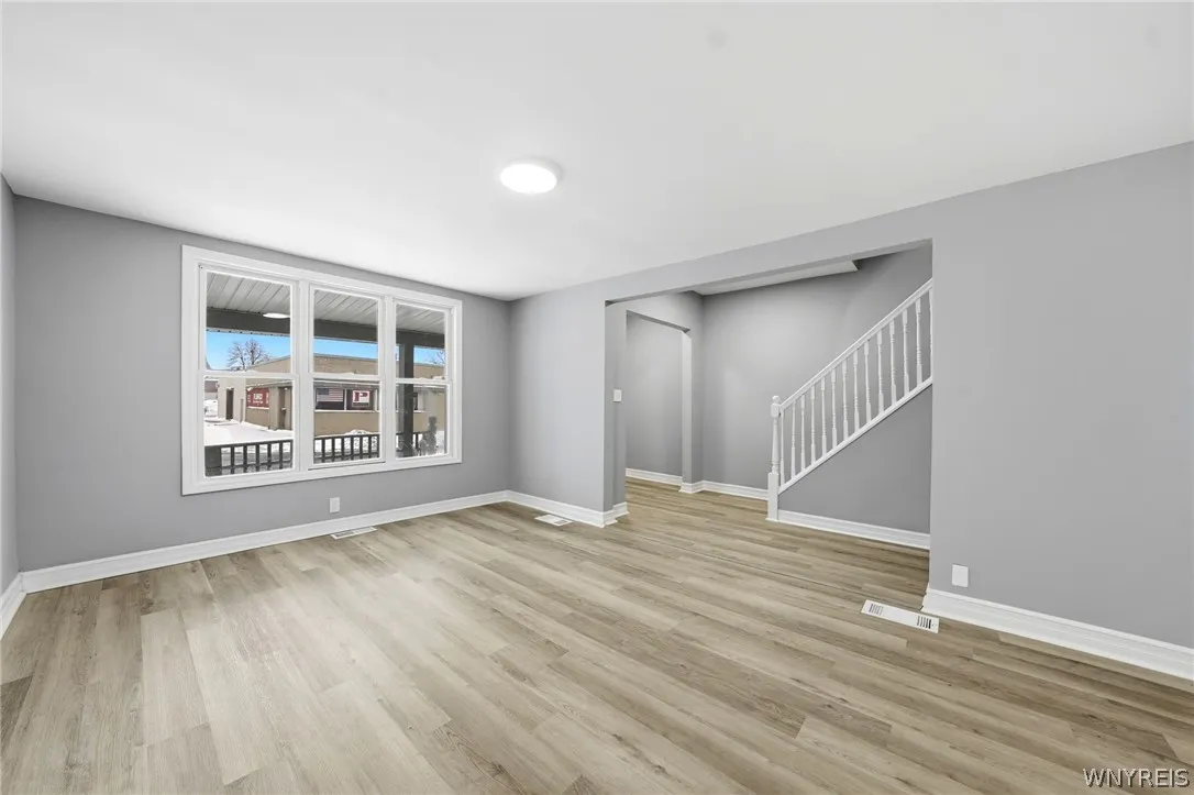 132 Ontario Street, Buffalo, New York 14207, Buffalo, New York 14207, 4 Bedrooms Bedrooms, 9 Rooms Rooms,2 BathroomsBathrooms,Residential,For Sale,132 Ontario Street, Buffalo, New York 14207,0,B1679141
