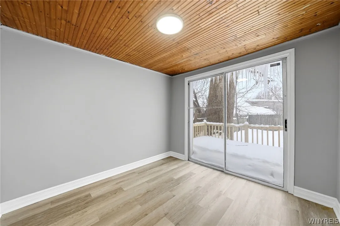 132 Ontario Street, Buffalo, New York 14207, Buffalo, New York 14207, 4 Bedrooms Bedrooms, 9 Rooms Rooms,2 BathroomsBathrooms,Residential,For Sale,132 Ontario Street, Buffalo, New York 14207,0,B1679141
