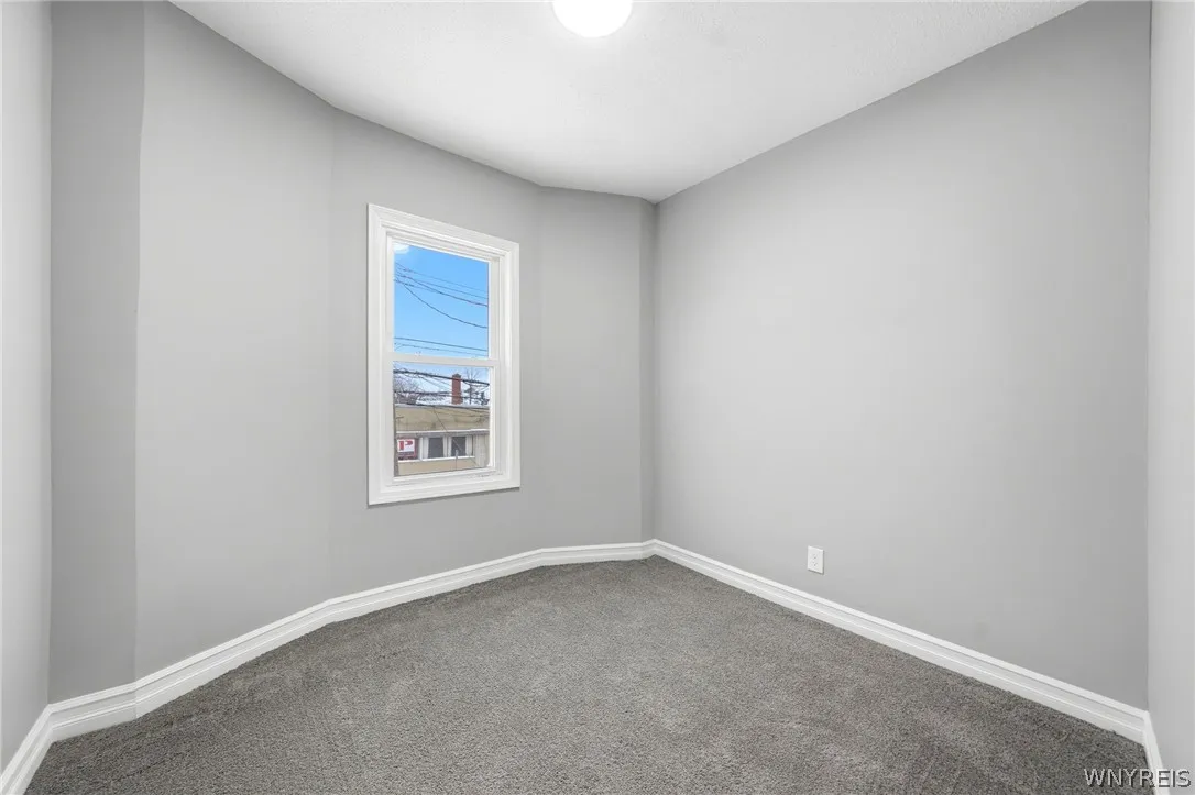 132 Ontario Street, Buffalo, New York 14207, Buffalo, New York 14207, 4 Bedrooms Bedrooms, 9 Rooms Rooms,2 BathroomsBathrooms,Residential,For Sale,132 Ontario Street, Buffalo, New York 14207,0,B1679141