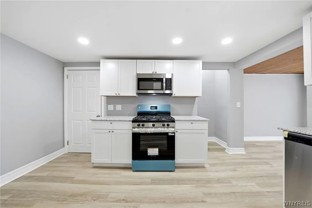 132 Ontario Street, Buffalo, New York 14207, Buffalo, New York 14207, 4 Bedrooms Bedrooms, 9 Rooms Rooms,2 BathroomsBathrooms,Residential,For Sale,132 Ontario Street, Buffalo, New York 14207,0,B1679141