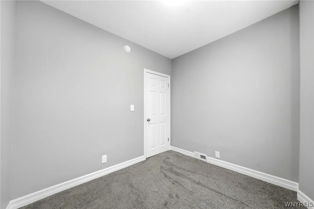 132 Ontario Street, Buffalo, New York 14207, Buffalo, New York 14207, 4 Bedrooms Bedrooms, 9 Rooms Rooms,2 BathroomsBathrooms,Residential,For Sale,132 Ontario Street, Buffalo, New York 14207,0,B1679141