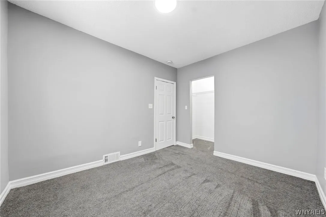 132 Ontario Street, Buffalo, New York 14207, Buffalo, New York 14207, 4 Bedrooms Bedrooms, 9 Rooms Rooms,2 BathroomsBathrooms,Residential,For Sale,132 Ontario Street, Buffalo, New York 14207,0,B1679141