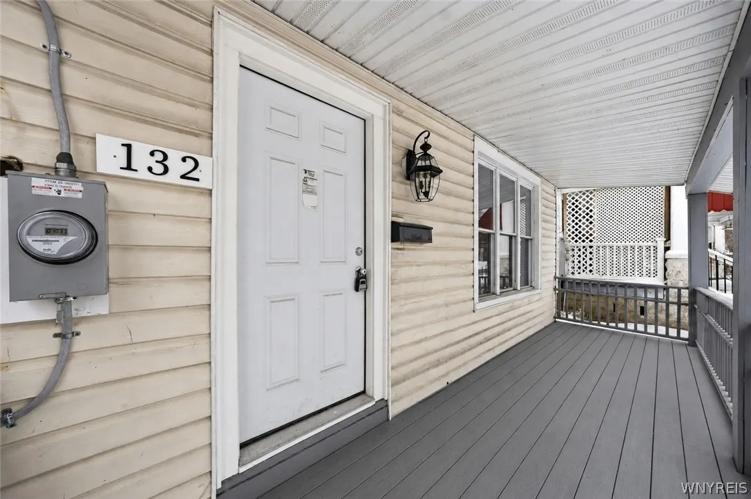 132 Ontario Street, Buffalo, New York 14207, Buffalo, New York 14207, 4 Bedrooms Bedrooms, 9 Rooms Rooms,2 BathroomsBathrooms,Residential,For Sale,132 Ontario Street, Buffalo, New York 14207,0,B1679141