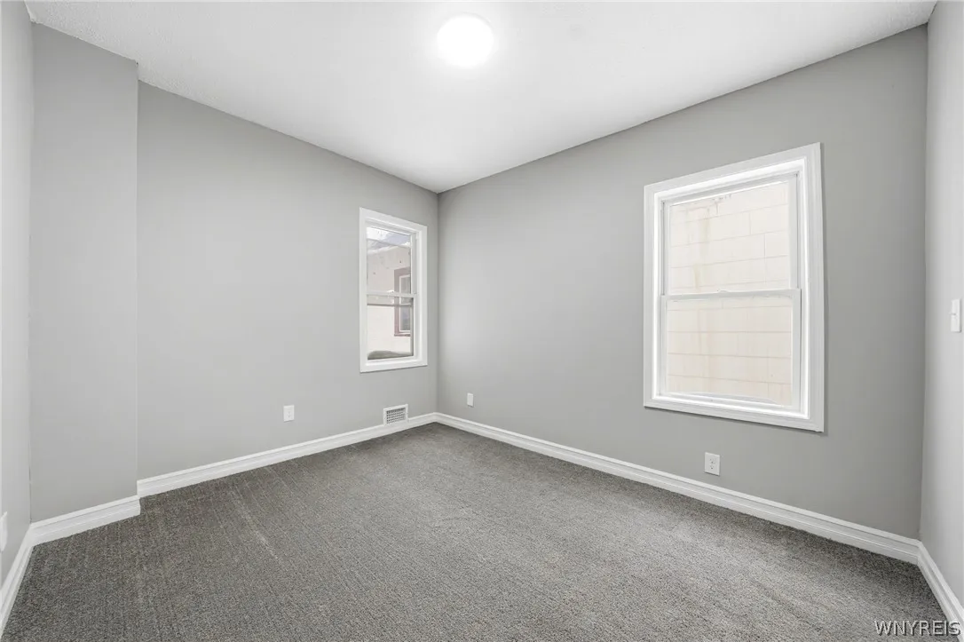 132 Ontario Street, Buffalo, New York 14207, Buffalo, New York 14207, 4 Bedrooms Bedrooms, 9 Rooms Rooms,2 BathroomsBathrooms,Residential,For Sale,132 Ontario Street, Buffalo, New York 14207,0,B1679141