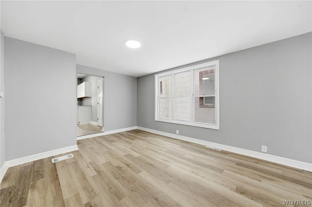 132 Ontario Street, Buffalo, New York 14207, Buffalo, New York 14207, 4 Bedrooms Bedrooms, 9 Rooms Rooms,2 BathroomsBathrooms,Residential,For Sale,132 Ontario Street, Buffalo, New York 14207,0,B1679141