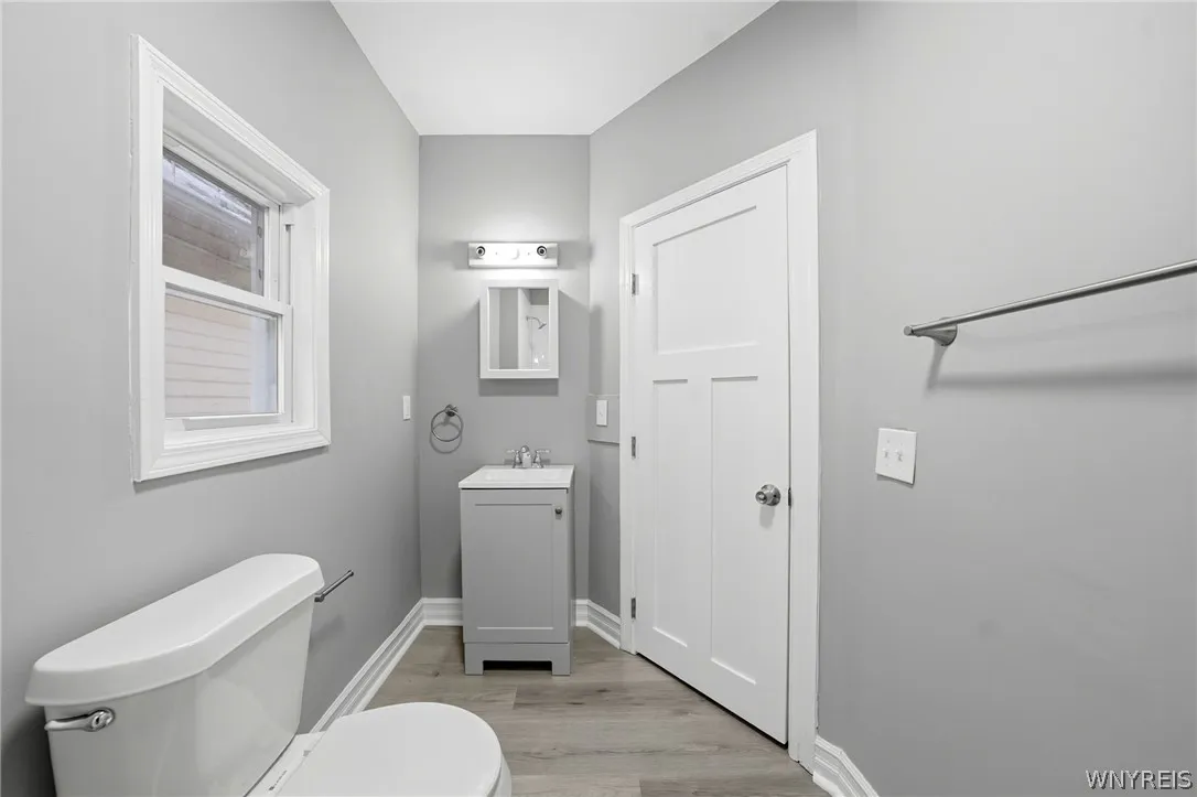 132 Ontario Street, Buffalo, New York 14207, Buffalo, New York 14207, 4 Bedrooms Bedrooms, 9 Rooms Rooms,2 BathroomsBathrooms,Residential,For Sale,132 Ontario Street, Buffalo, New York 14207,0,B1679141