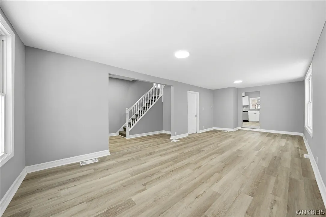 132 Ontario Street, Buffalo, New York 14207, Buffalo, New York 14207, 4 Bedrooms Bedrooms, 9 Rooms Rooms,2 BathroomsBathrooms,Residential,For Sale,132 Ontario Street, Buffalo, New York 14207,0,B1679141